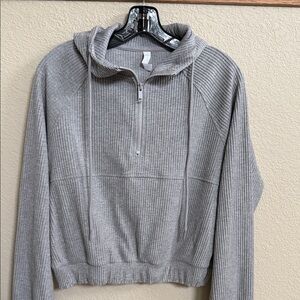Zella Heather Gray Ribbed Sweater/Hoodie